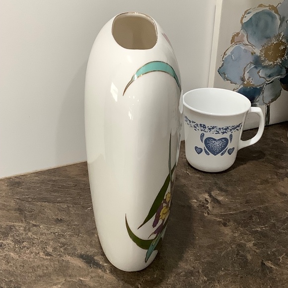 Vintage Floral Poreclain Vase - Picture 2 of 12